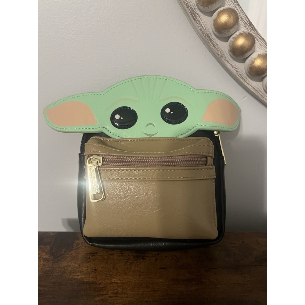 Loungefly Star Wars Grogu Baby‎ Yoda Wristlet Zip Wallet Disney